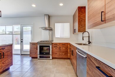 3632 N 8th Ave-17
