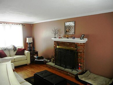 Great Room HARDWOOD FLOOR AND WOOD BURNING FIREPLA