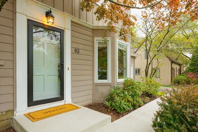 93 W Cooke Rd, Columbus, OH 43214 - photo 5