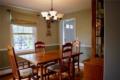 33 Carnation Dr, Cranston, RI 02920 - photo 4