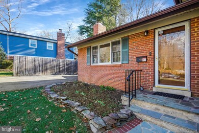 9915 Colony Rd, Fairfax, VA 22030 - photo 2