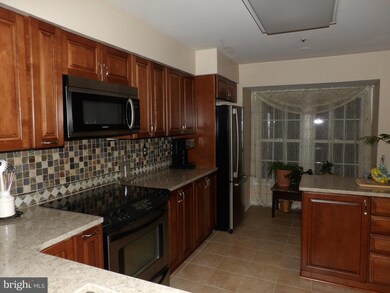 9326 Kendal Cir, Laurel, MD 20723 - photo 3