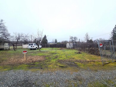 568 Pleasant Valley Rd, Merlin, OR 97532 - photo 3