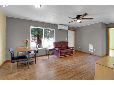 260 Chapman Ln, Springfield, OR 97478 - photo 6