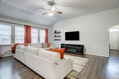 1667 Morgan Trail Dr, Alvin, TX 77511 - photo 7