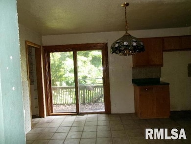 561 Elm St, Metamora, IL 61548 - photo 6