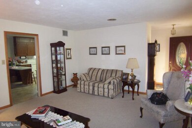 2948 Adams Dr, Chambersburg, PA 17201 - photo 4