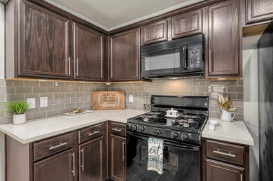 8510 Bartletts Harbor Ct, Houston, TX 77040 - photo 7