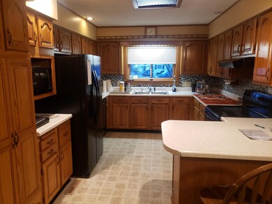 860 Hillcrest Dr, Saint Marys, OH 45885 - photo 4