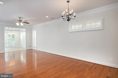 8913 Periwinkle Blue Ct, Lorton, VA 22079 - photo 6