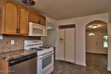 600 Avenue F, Stroudsburg, PA 18360 - photo 3