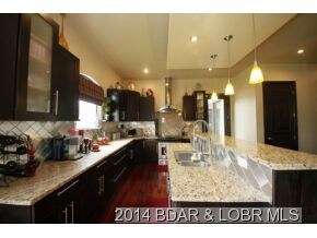 BREAKFAST BAR AREA
