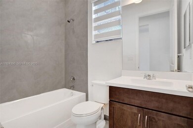 8450 NW 39th Ct, Coral Springs, FL 33065 - photo 5