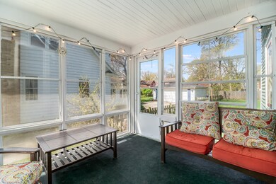 117 S Commonwealth Ave, Aurora, IL 60506 - photo 2