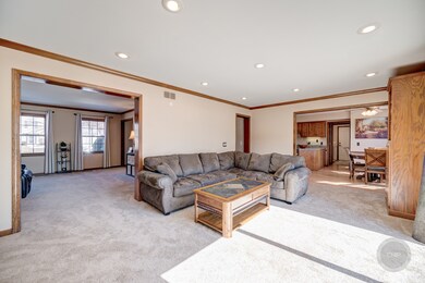 1208 Leverenz Rd, Naperville, IL 60564 - photo 7