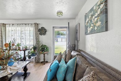 6061 Sunset Dr, Guymon, OK 73942 - photo 5