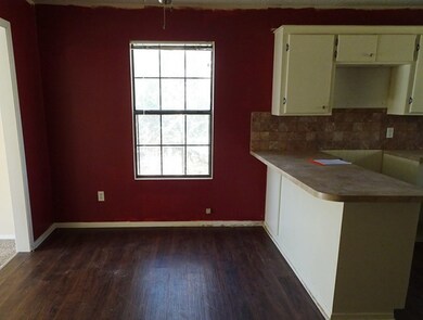 300 Falcon Ave, Lufkin, TX 75904 - photo 6