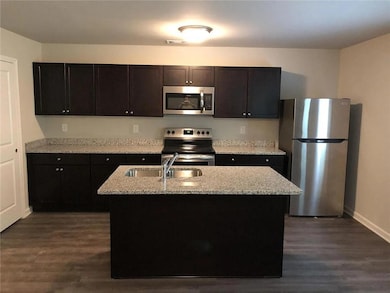 1155 Oak Hollow Ln, Hampton, GA 30228 - photo 2