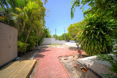 700 Elizabeth Street
