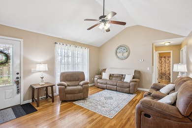 532 Douglas Ln, Lafayette, TN 37083 - photo 4