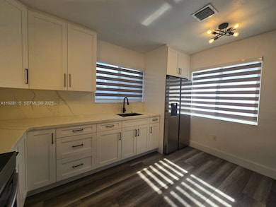 635 W 31st St, Hialeah, FL 33012 - photo 2