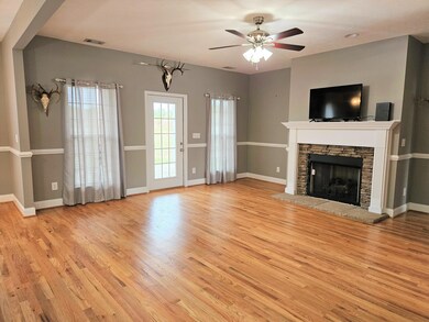 R1388 Old Kimbill Trail greatroom