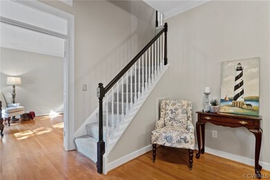 Front Foyer - Nice and Open