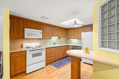 429 Place Ln, Woburn, MA 01801 - photo 6