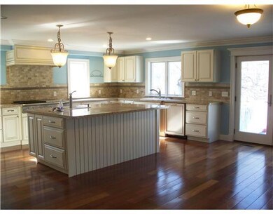 77 Mary Ln, Riverside, CT 06878 - photo 4