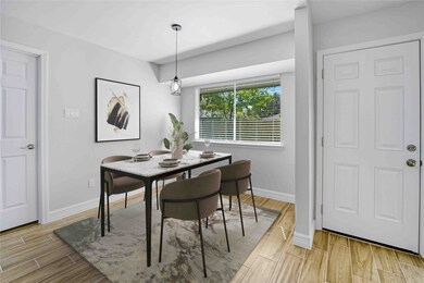 Breakfast area
(virtually staged)