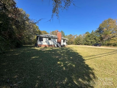 1016 E Arch St, Lancaster, SC 29720 - photo 2