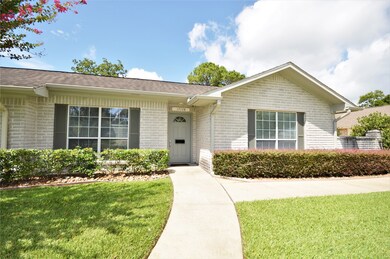17128 Blackhawk Blvd unit 128, Friendswood, TX 77546 - photo 4