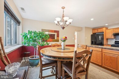 1553 Creekside Rd unit B21, Whitehall, PA 18052 - photo 7