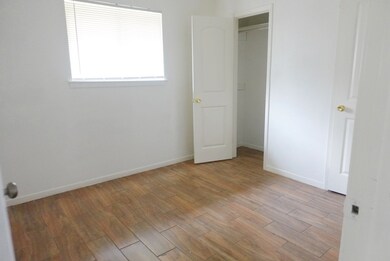 838 Grenshaw St, Houston, TX 77088 - photo 4