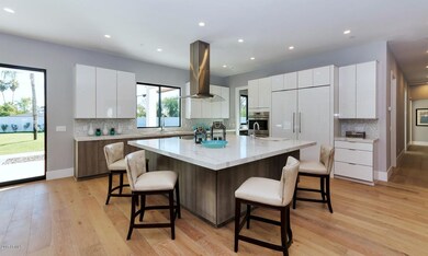 5633 E Lafayette Blvd-large-021-15-Kitch