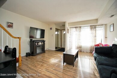 54 Selvin Loop unit 155, Staten Island, NY 10303 - photo 4