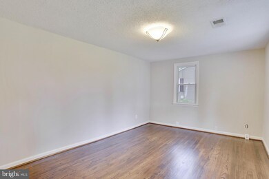 17360 Wilson St, Dumfries, VA 22026 - photo 7