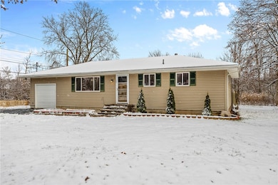 12 Vollmer Pkwy, Rochester, NY 14623 - photo 2