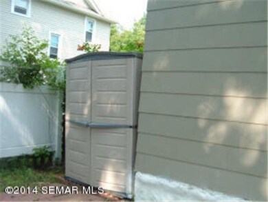 909 6th St NW, Austin, MN 55912 - photo 4