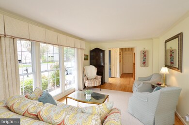 302 Tramore Ct, Sterling, VA 20164 - photo 4