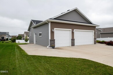 524_Quarry_Lane_Bismarck-160