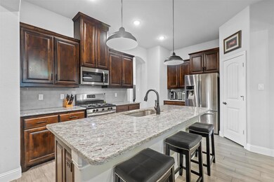 300 Brinkley Dr, Saginaw, TX 76179 - photo 5