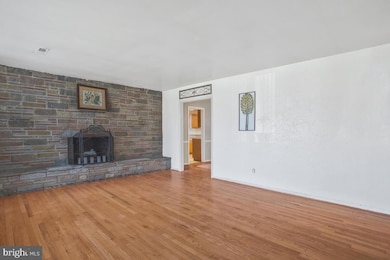 7908 Westwood Ct, Clinton, MD 20735 - photo 3