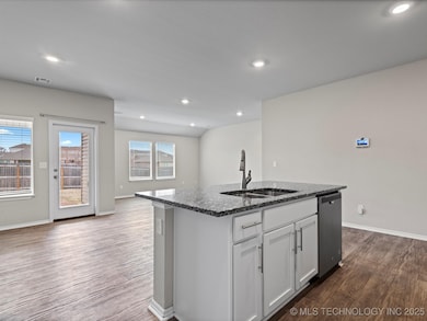 2004 Harriman Cir, Bartlesville, OK 74006 - photo 7