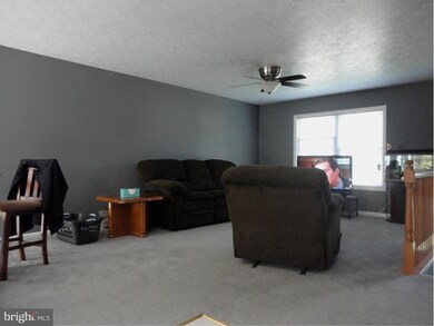 365 Leviticus Dr, Bunker Hill, WV 25413 - photo 4