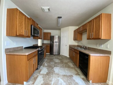 10206 Chickfield Ct, Houston, TX 77075 - photo 6