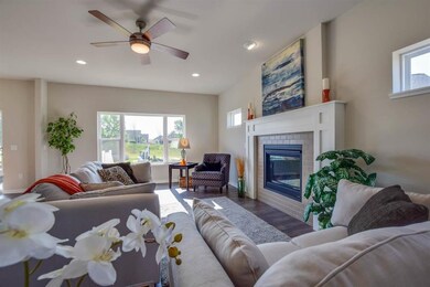 334 Langeland St, Oregon, WI 53575 - photo 5