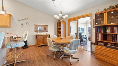 1319 Quail Ridge Rd, Cedar Falls, IA 50613 - photo 6