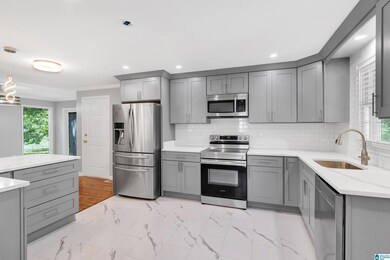 429 25th Ave NE, Center Point, AL 35215 - photo 2