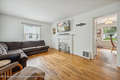 553 N Dexter Dr, Lansing, MI 48910 - photo 7